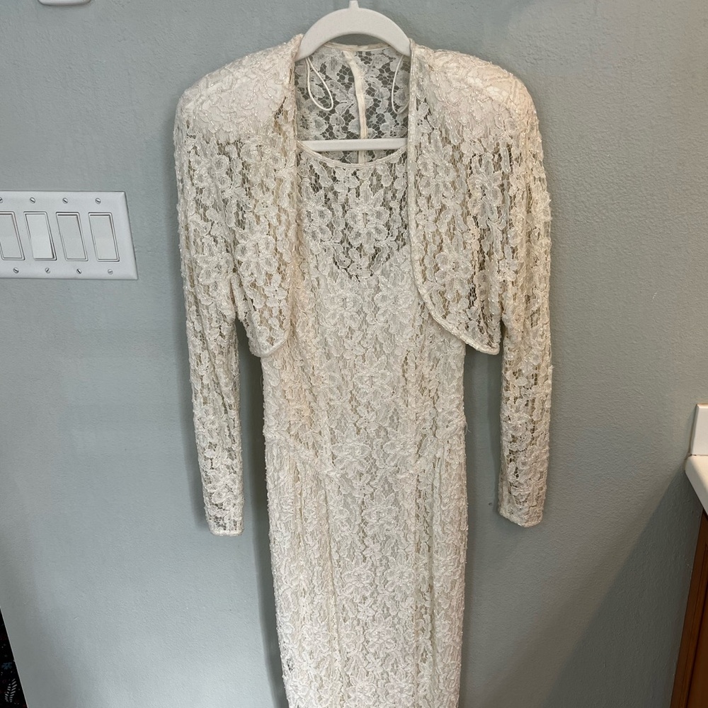 Vintage Ivory Beaded Lace Wedding Dress Bridal Gown Size 4 - Picture 14 of 15